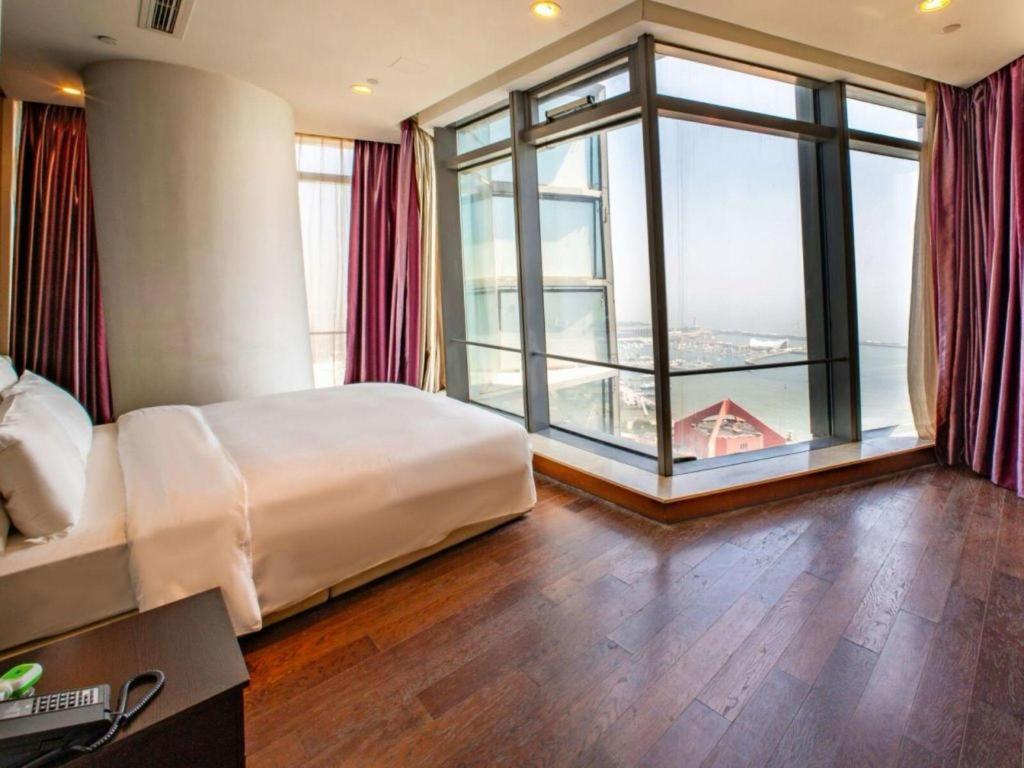 Grand Madison Qingdao Harbour-View Central（Former Qingdao Farglory Hotel） Eksteriør billede
