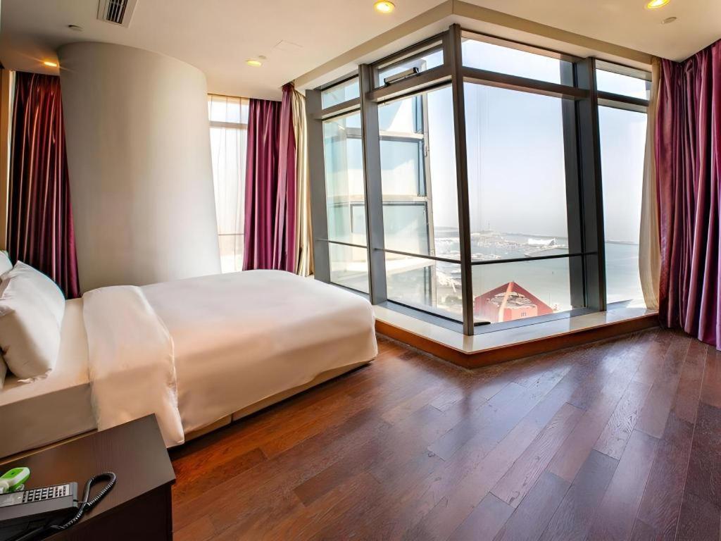 Grand Madison Qingdao Harbour-View Central（Former Qingdao Farglory Hotel） Eksteriør billede